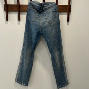 Vineyard Vines jeans. Size 26. Medium to light denim